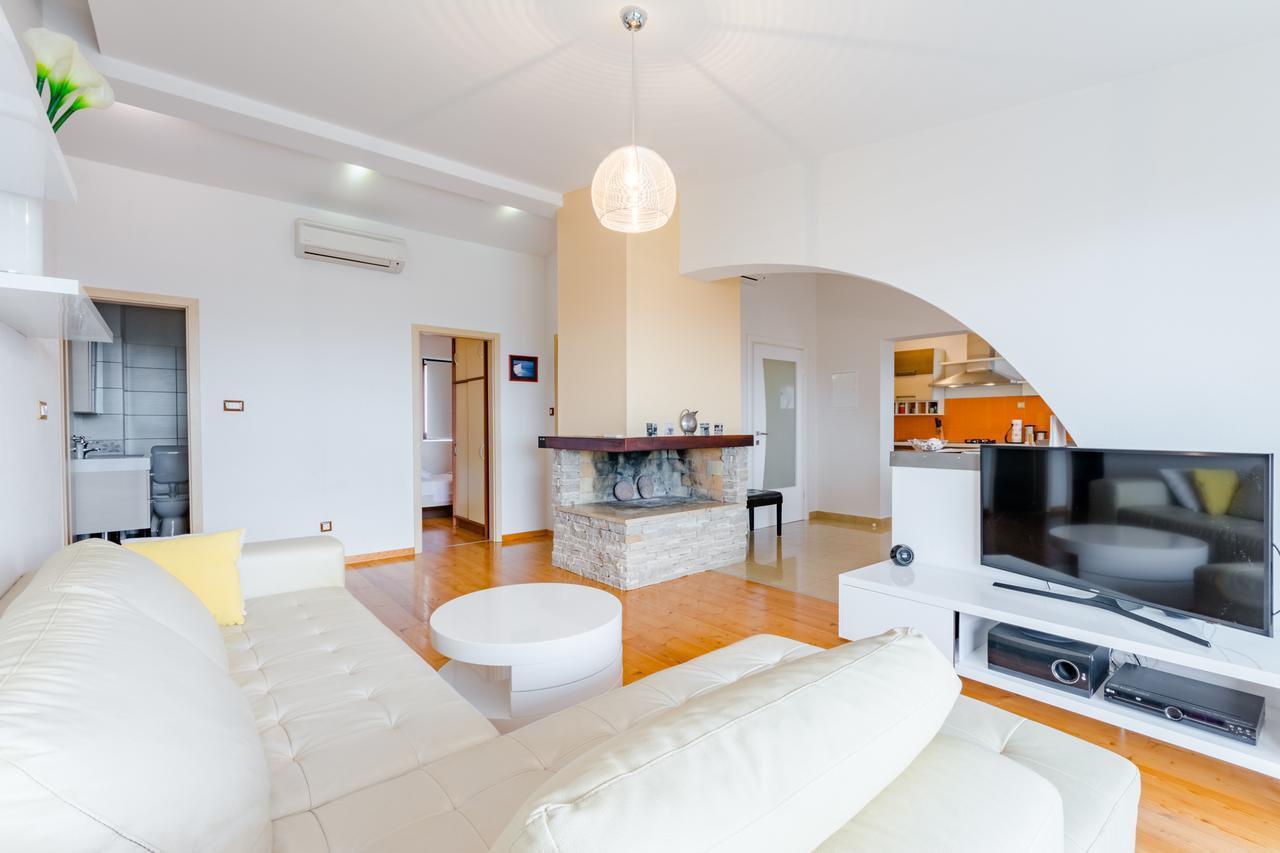 Apartments Flor De Lis Podstrana Exterior photo