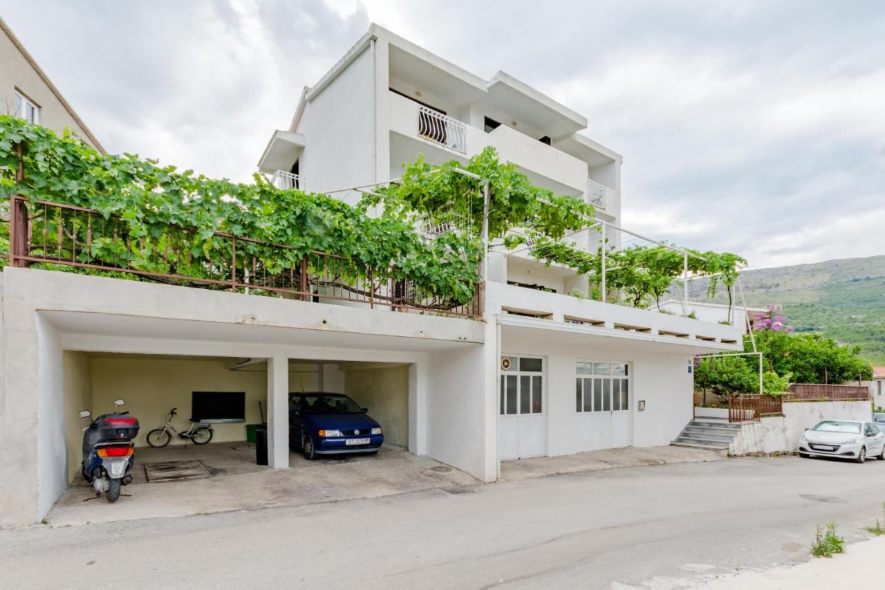 Apartments Flor De Lis Podstrana Exterior photo