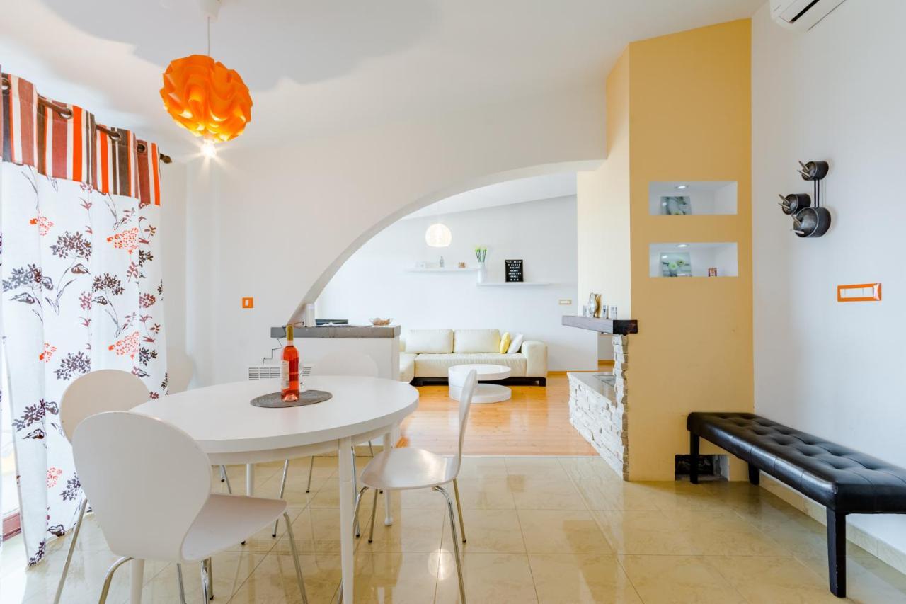 Apartments Flor De Lis Podstrana Exterior photo